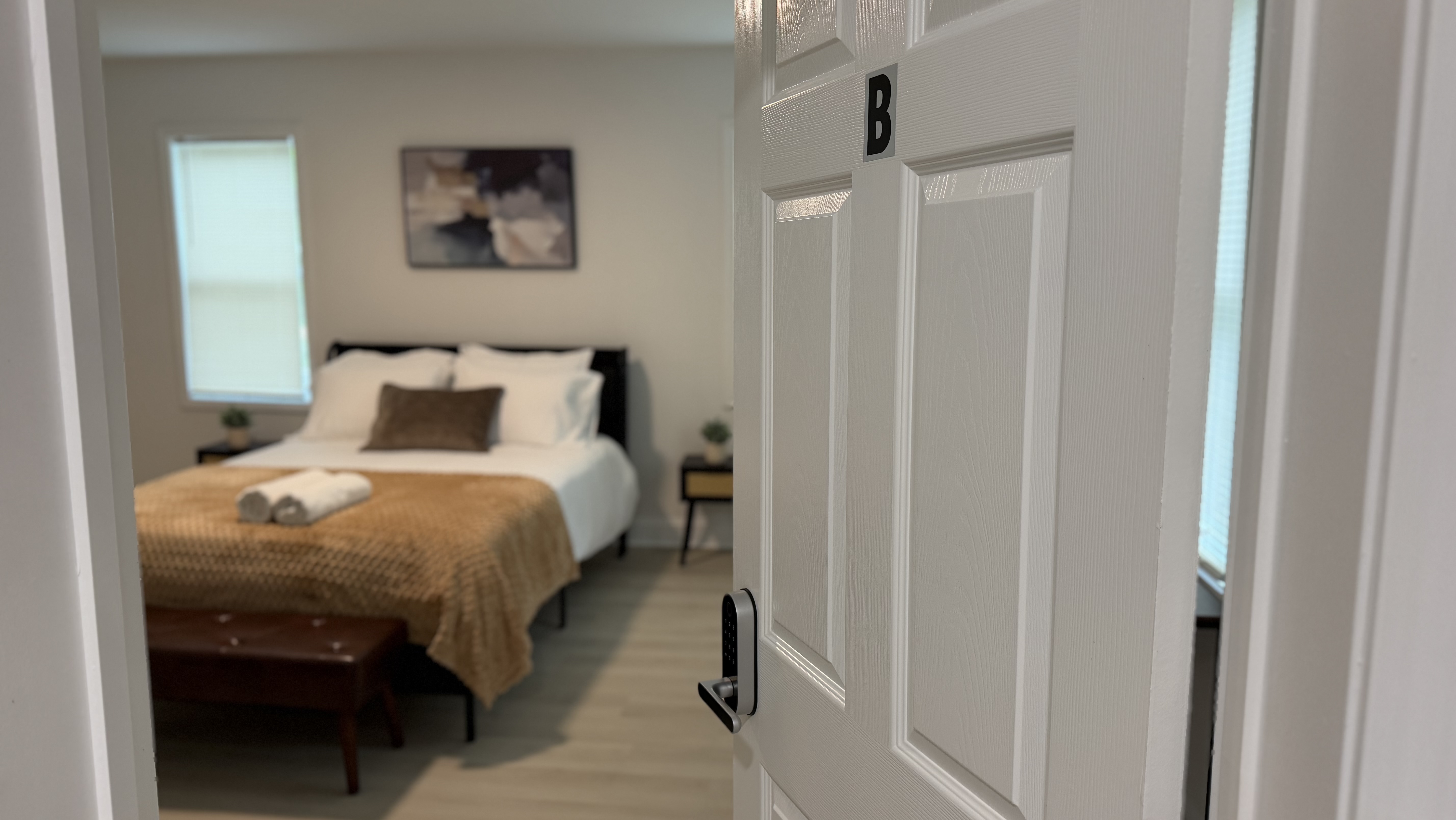 Covington Private Room w/ Shared Bath (B)