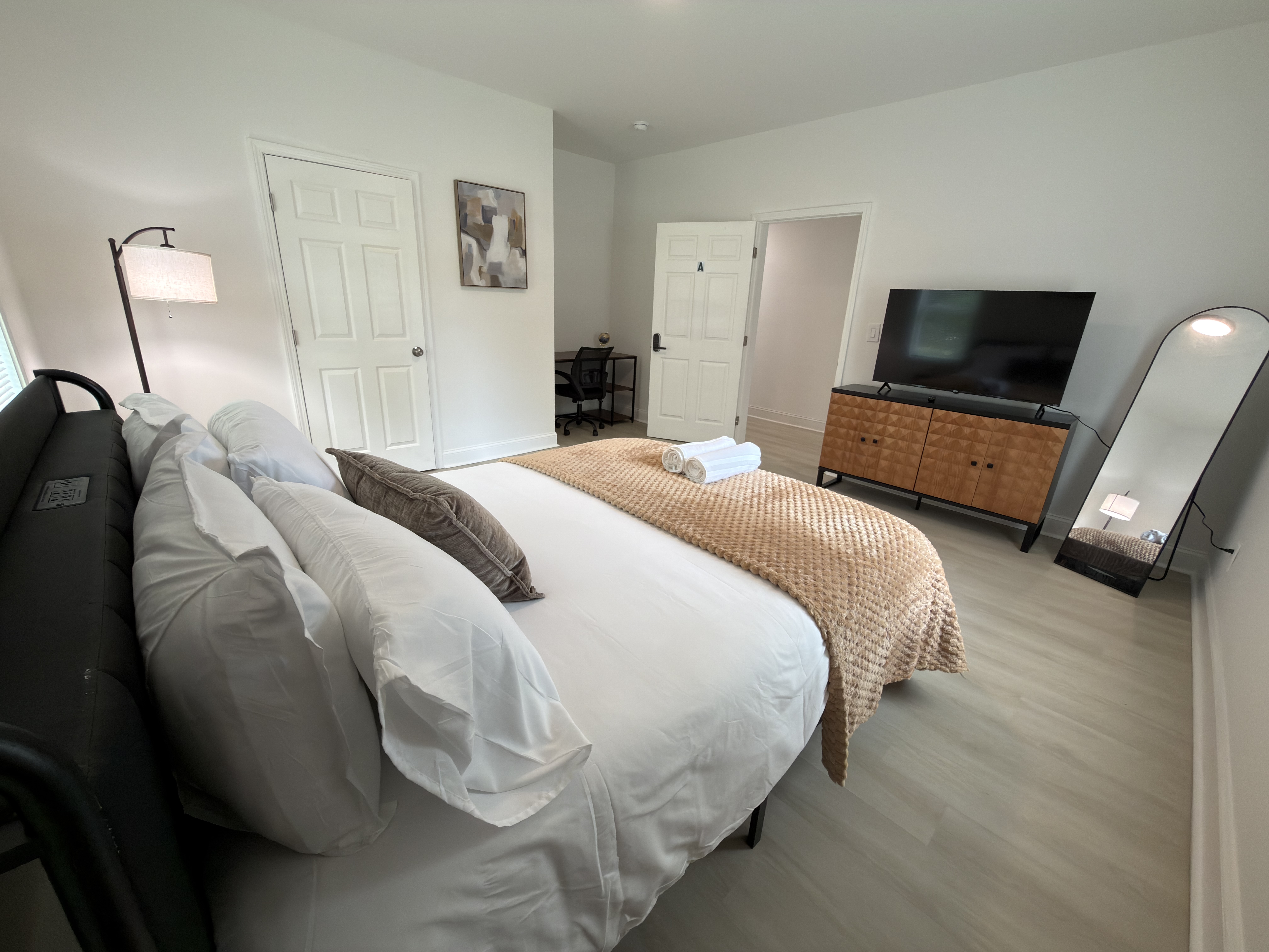 Covington Private Room w/ Shared Bath (A)