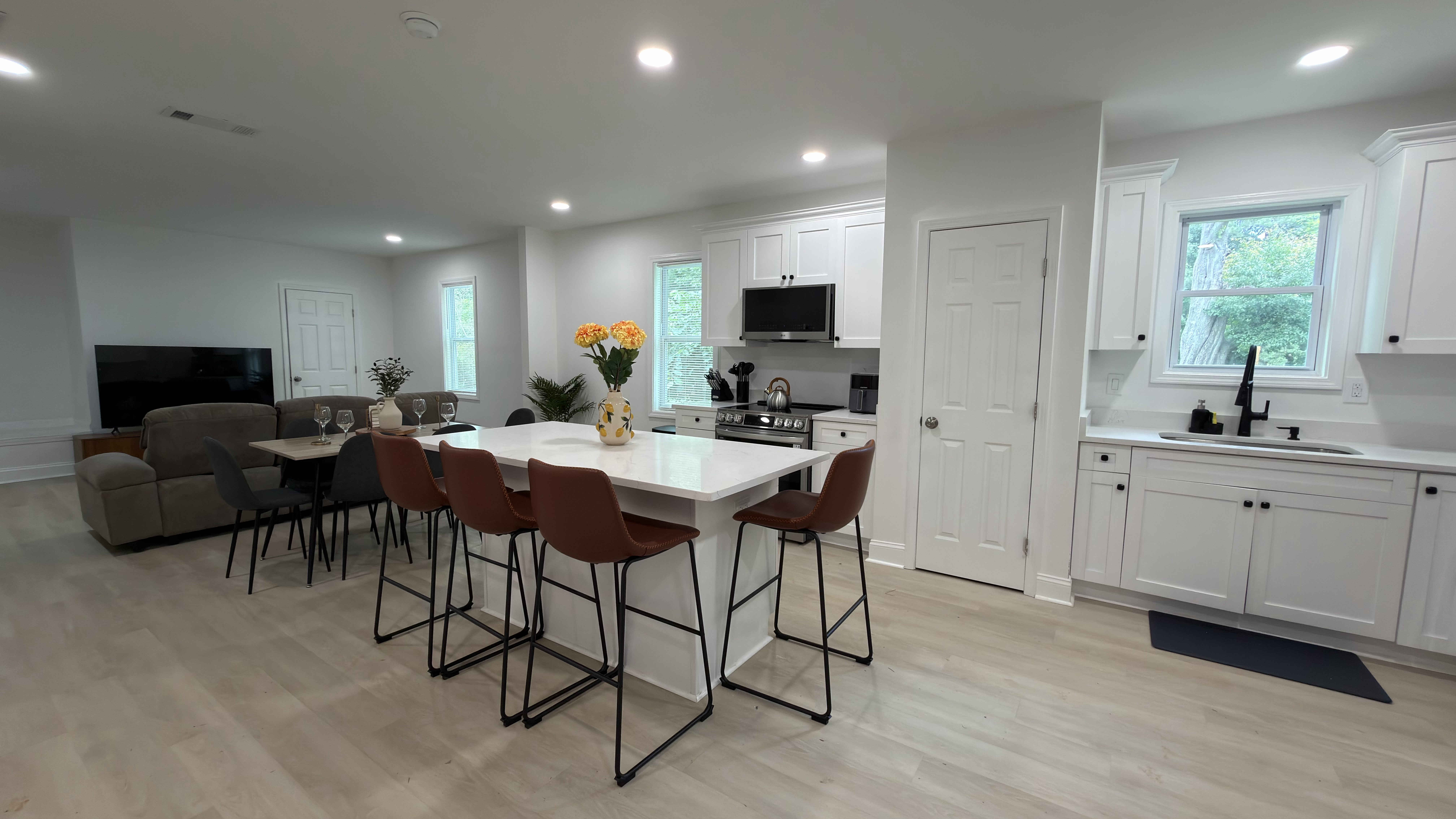 Covington Private Room w/ Shared Bath (A)